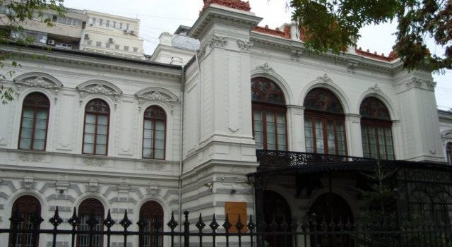 muzeul_municipal_bucuresti_palatul_sutu_large-640x480