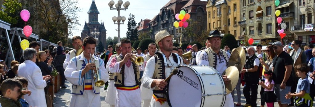 fanfare_large