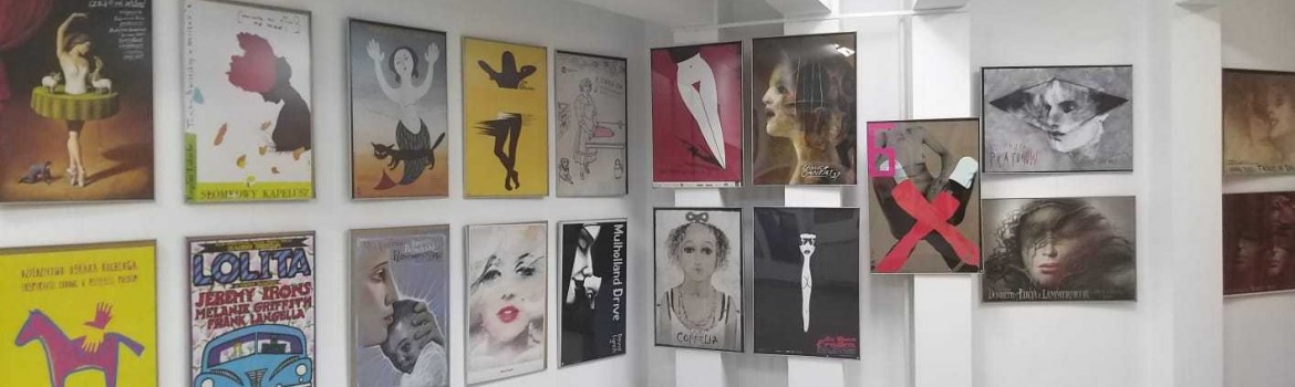 expozitie-de-afise-despre-femei-la-pitesti_7f157f