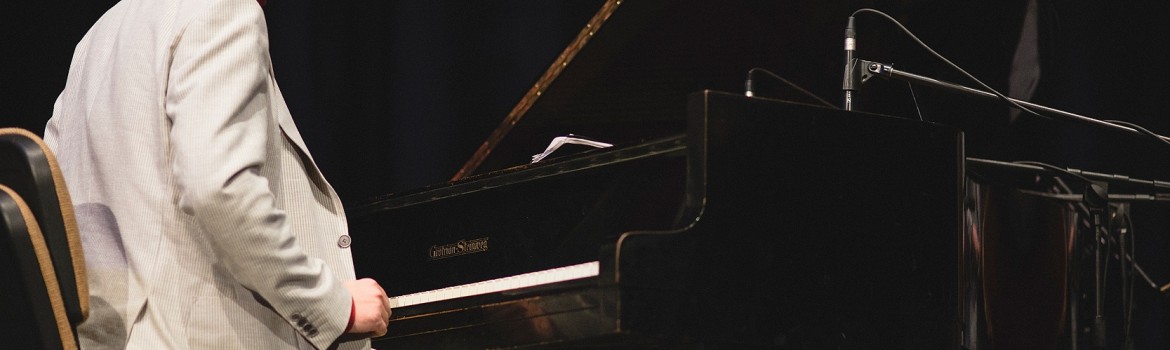 Daniel Csikos (1)