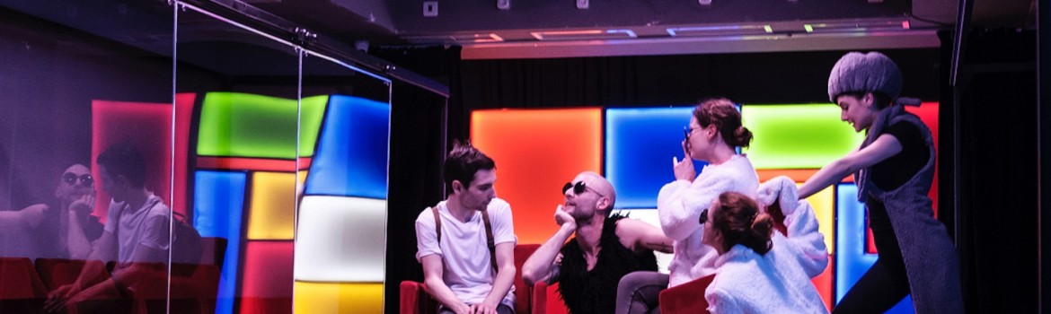 Baiatul cu sosete roz @Excelsior 1