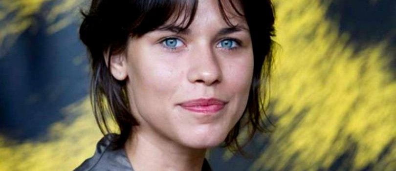 ana-ularu-683241l-poza_1_