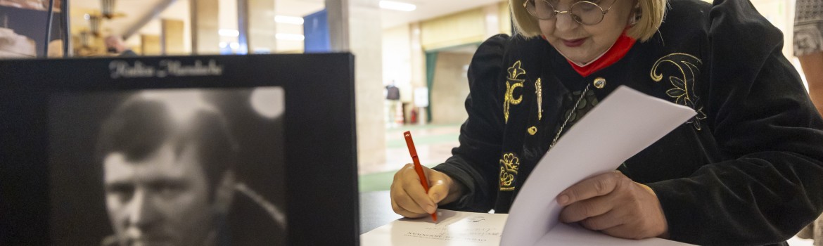 O Carte frumoasă despre un Om frumos