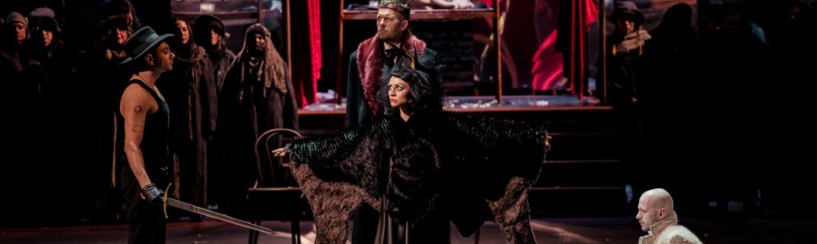 invitaţi pe scena Operei Naționale București