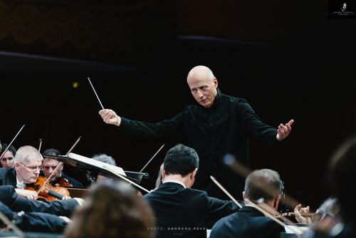 Dirijorul Paavo Järvi și Orchestra Tonhalle Din Zürich