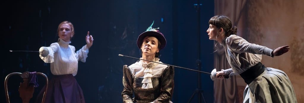 KNOCKOUT. Dulcea știință de a face vânătăi © Teatrul EXCELSIOR. foto Andrei Gîndac 3